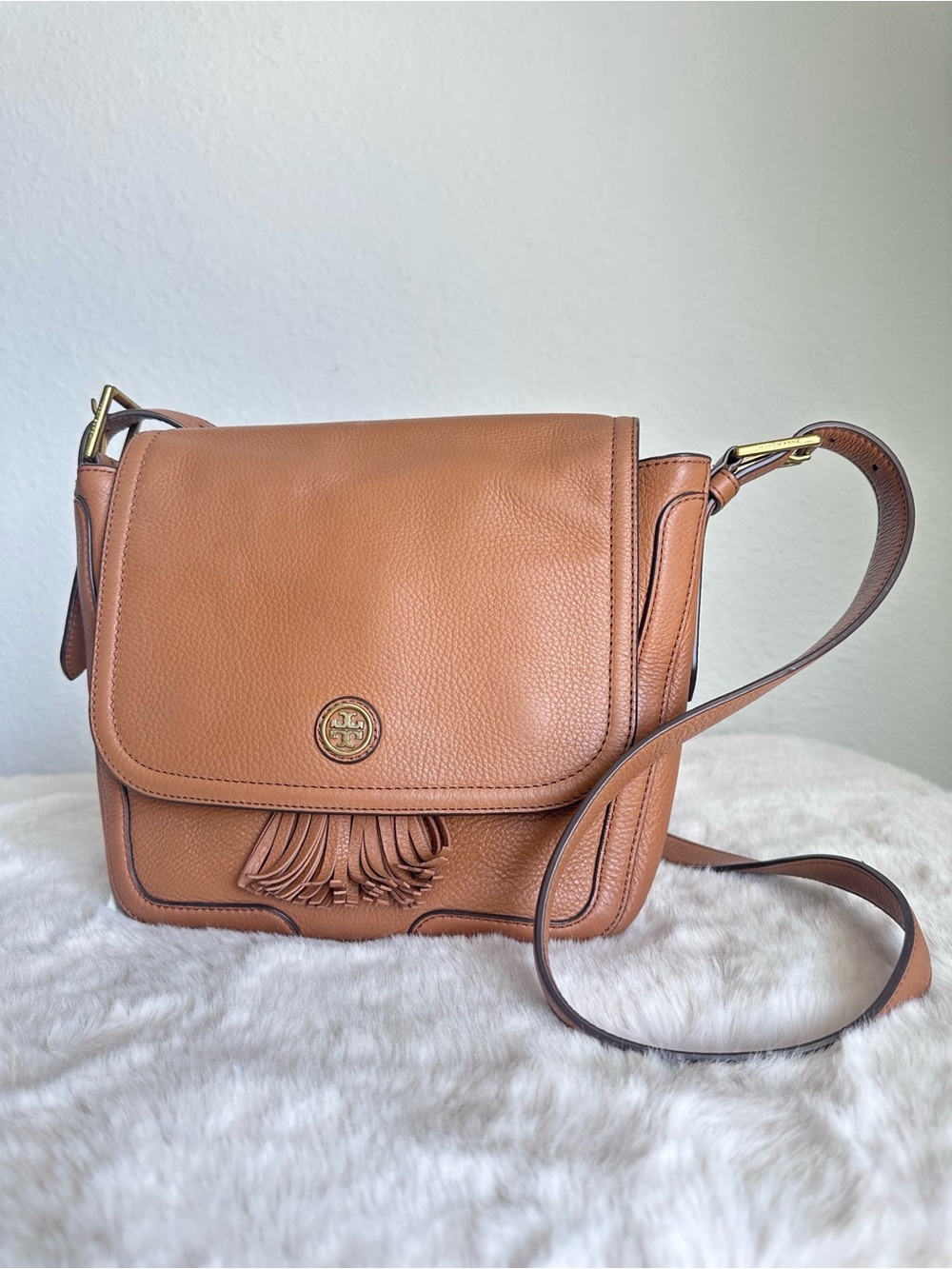 Tory Burch Frances Saddle Bag pebbled leather brown tassel - Picture 3 of 17